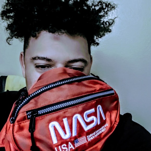 Meet your Posher, R3nya - Picture 1 of 1